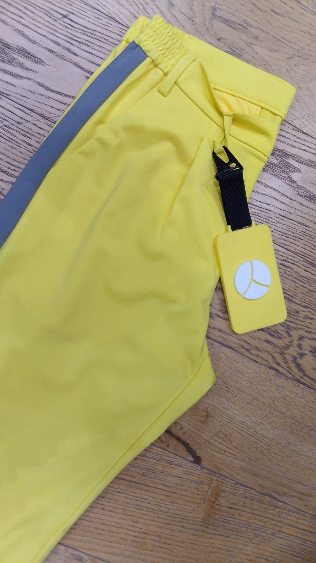 PEOPLE OF SHIBUYA PANTALONE GIALLO