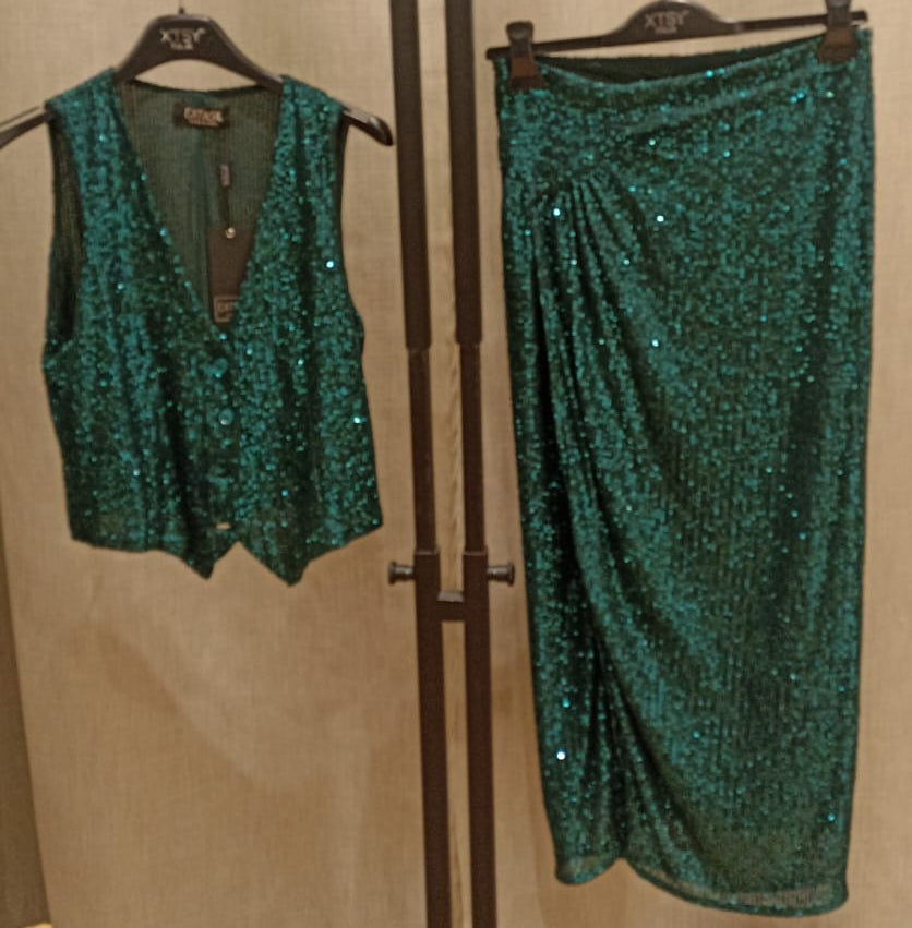 COMPLETO GILET E LONGUETTE VERDE